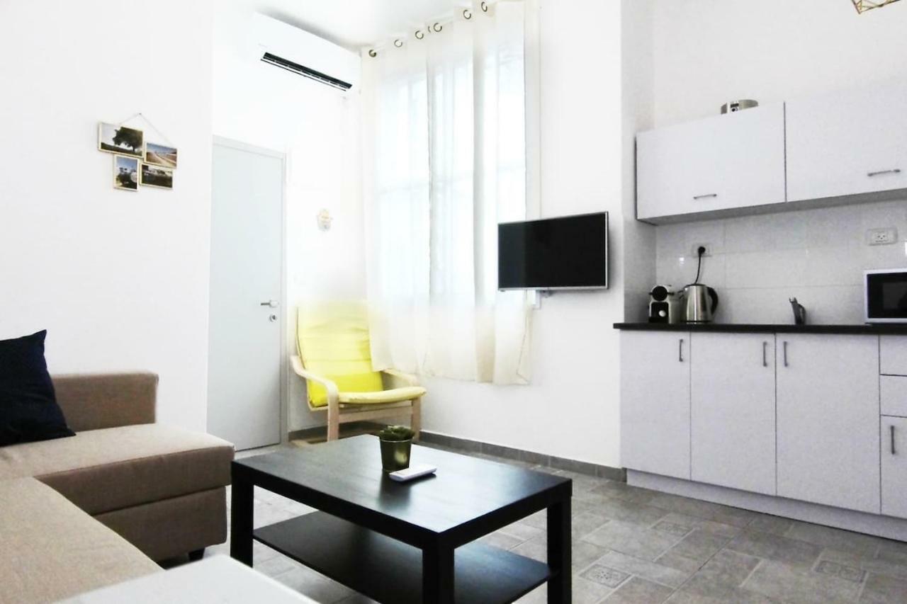 Trendy Apartments In The Heart Of Florentin With Free Netflix Tel Aviv-Jaffa Exterior foto